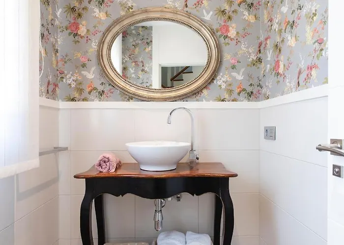 A Casa De Alicia * Besomano