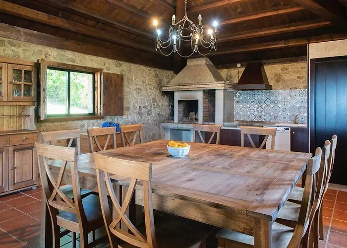 A Casa De Alicia Vila Besomano